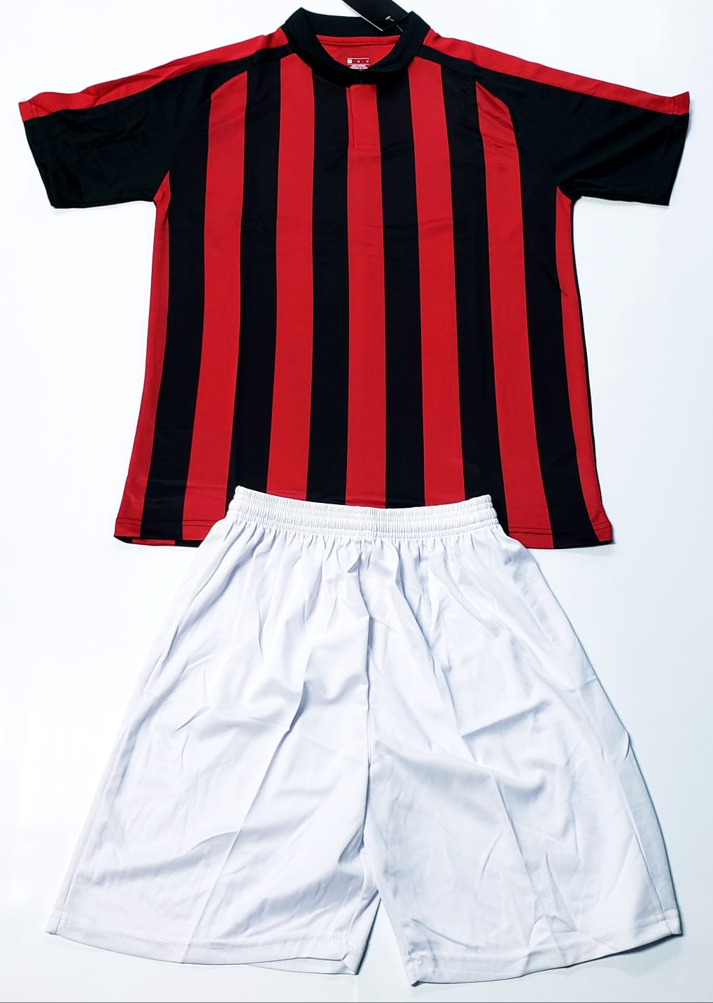 Nueva personalized T-shirt red and black New Design football team soccer suits